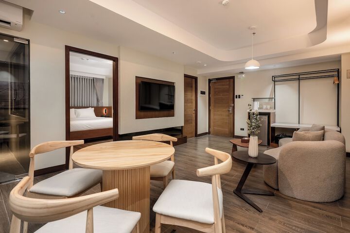 Room 34 of 59