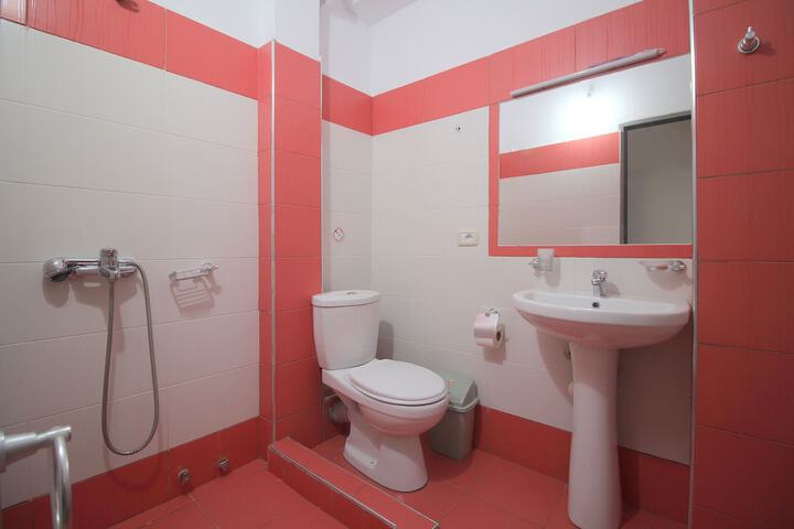 Room 70 of 111