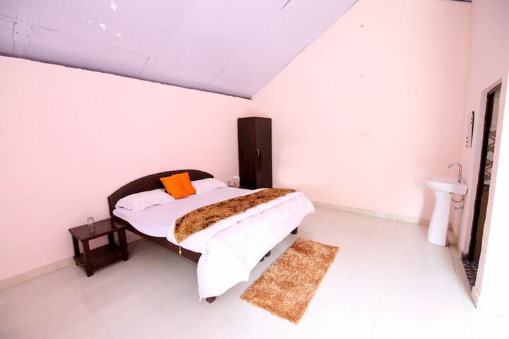 Room 5 of 45