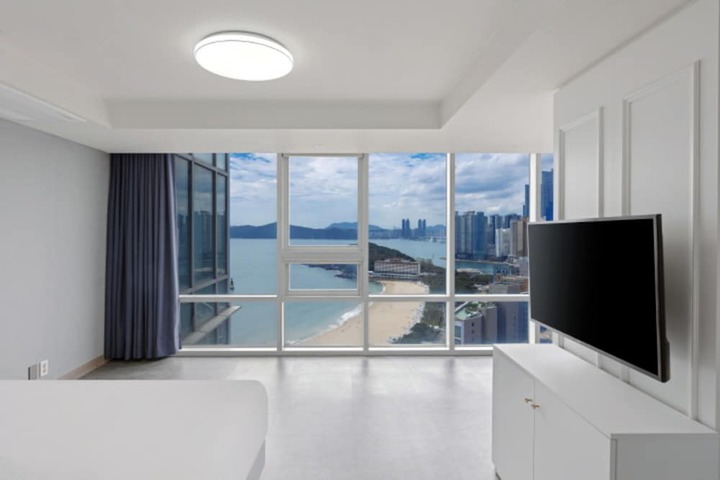 Room 52 of 124
