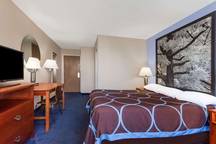 Room 15 of 36
