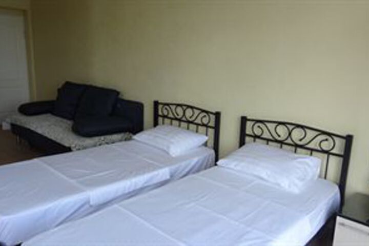 Room 105 of 176