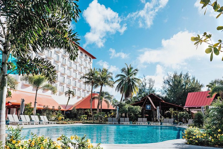 Hotel Pool