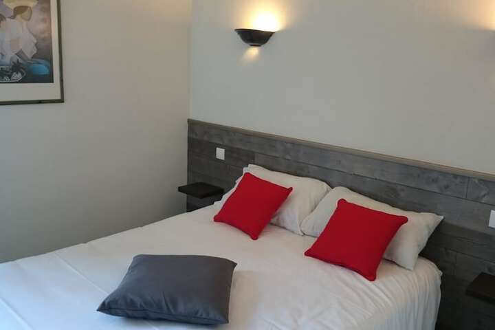 Room 6 of 24