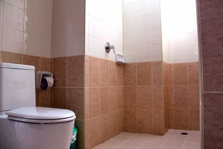 Clean Restrooms