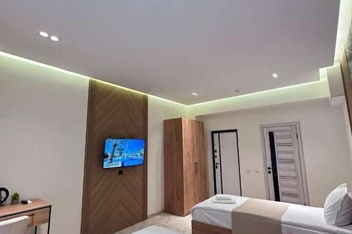 Room 17 of 60