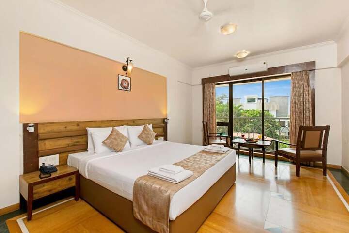Room 6 of 30