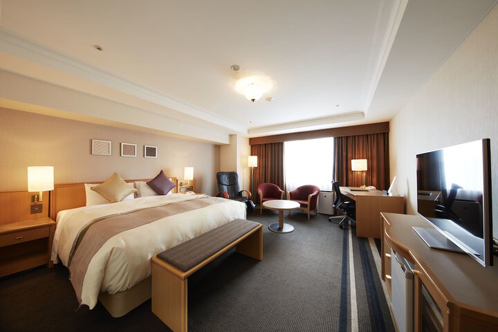 Room 6 of 92