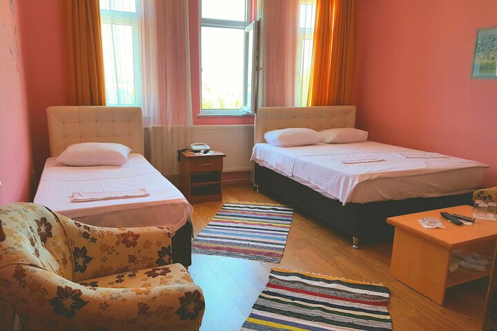 Room 9 of 24