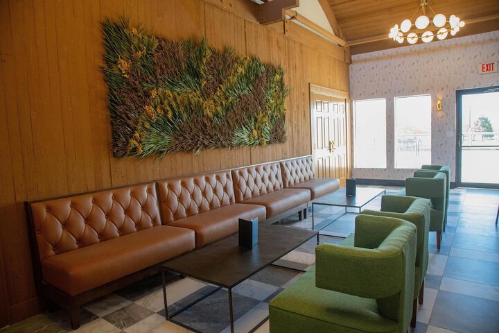 Entrance & Lobby