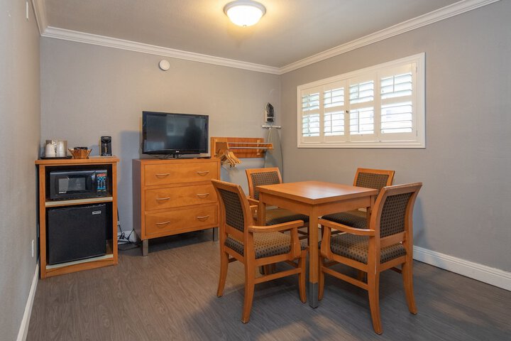 Standard Room, King or Two Doubles (9 of 15)