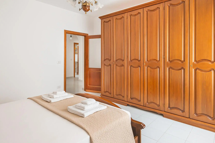 Room 3 of 12