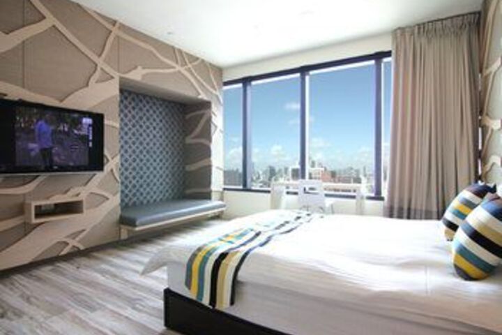 Room 32 of 52