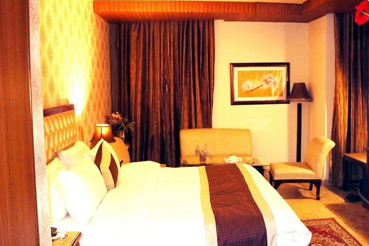 Room 3 of 6