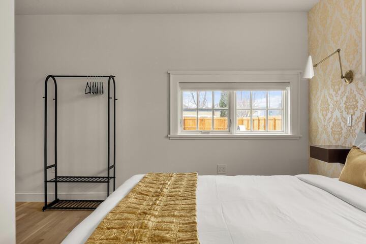 Room 42 of 65