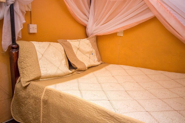 Room 15 of 38