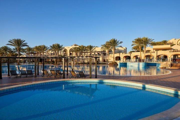 Hotel with Pool