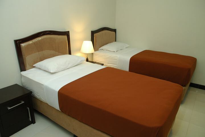 Room 8 of 37