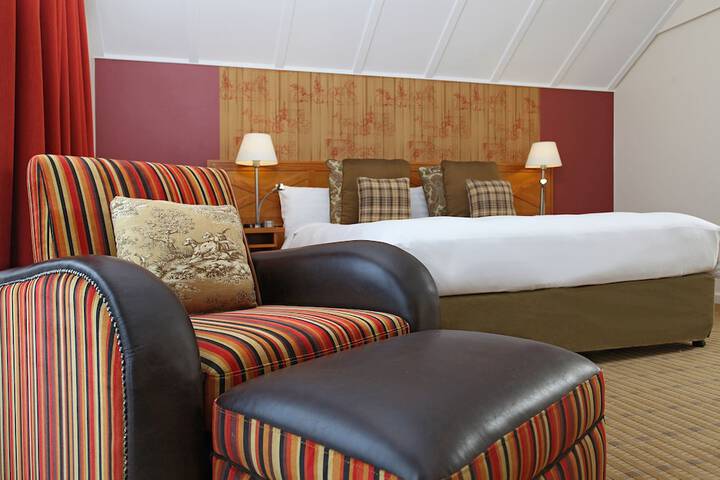 Room 3 of 217