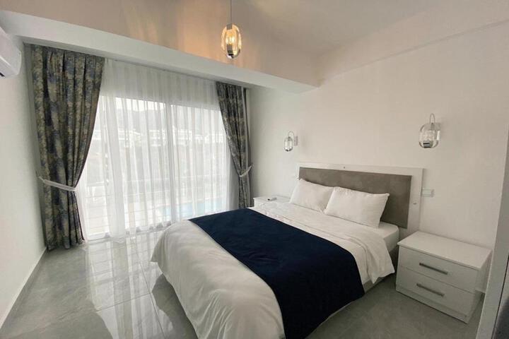 Room 4 of 15