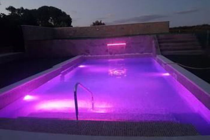 Pool 21 of 27