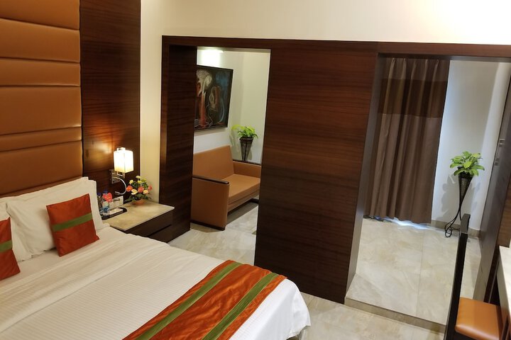 Room 27 of 134