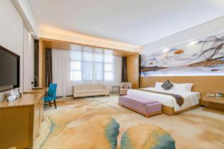 Room 21 of 21