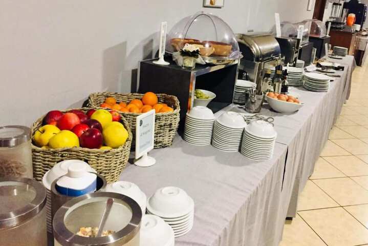 Breakfast/Coffee Service 35 of 39