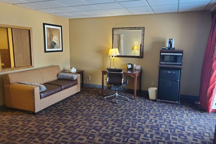 Room 32 of 47