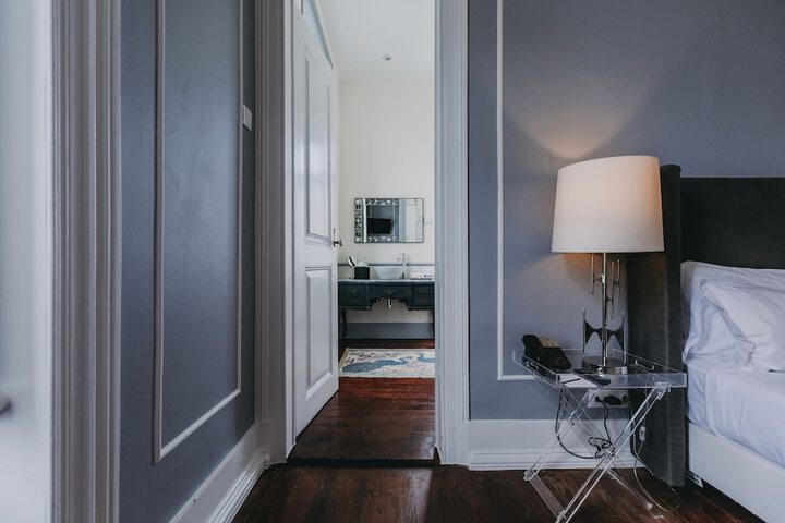 Room 27 of 245
