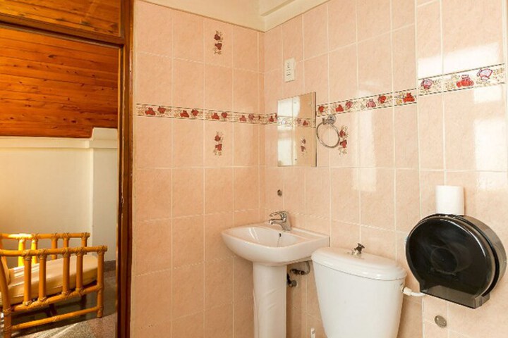 Room 19 of 28