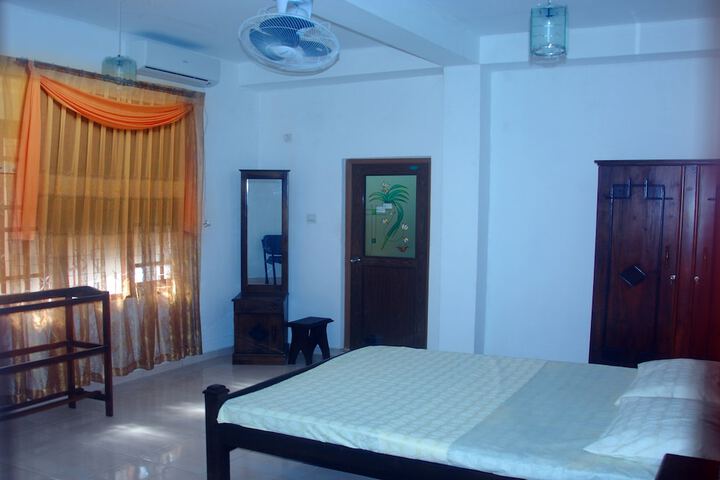 Room 3 of 25