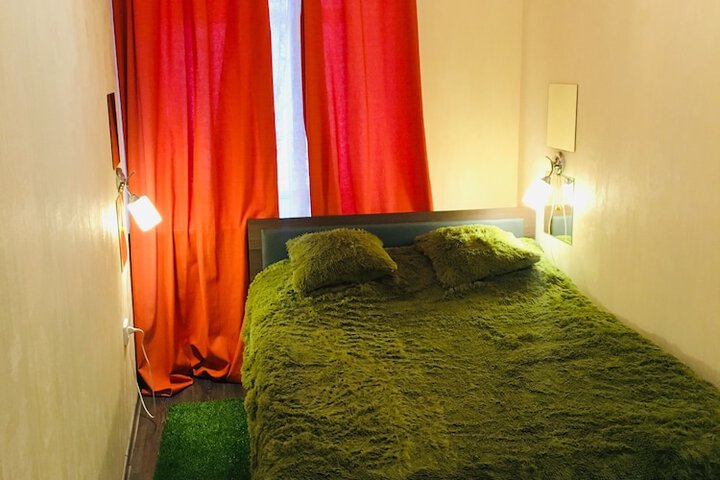 Room 4 of 17