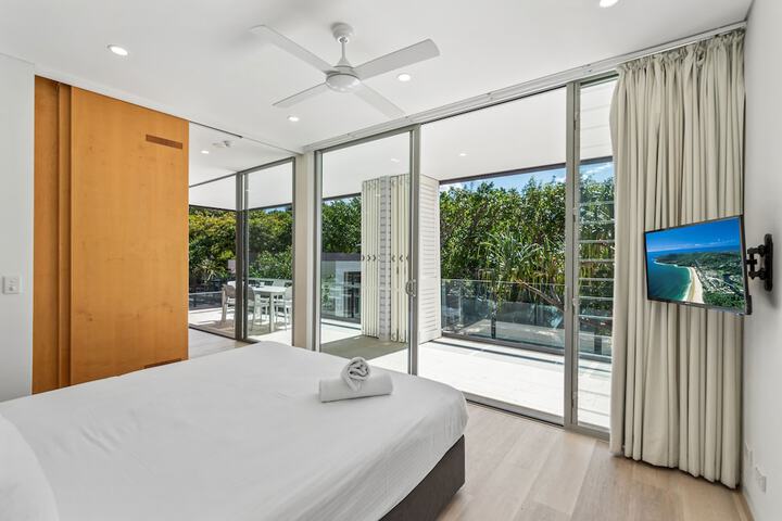Room 10 of 230