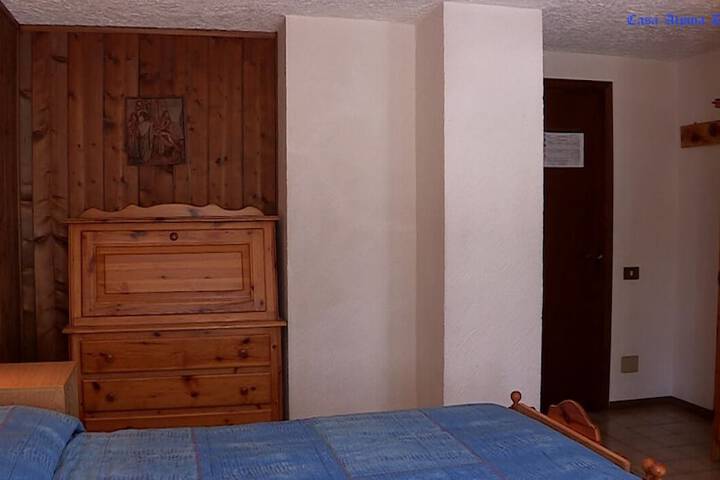 Room 6 of 11