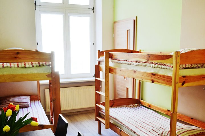 Room 16 of 76