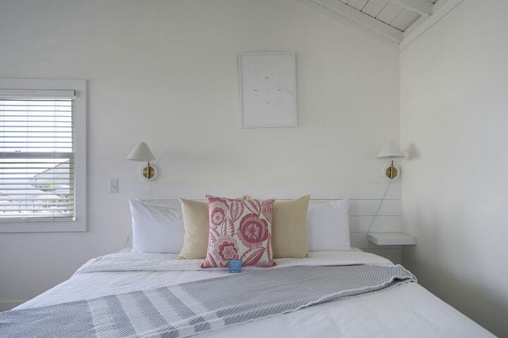Studio 1 King Bed (33 of 37)