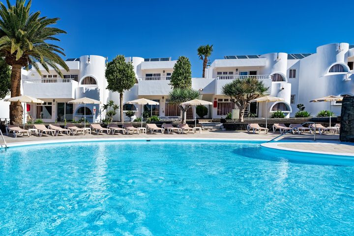 Hotel Pool