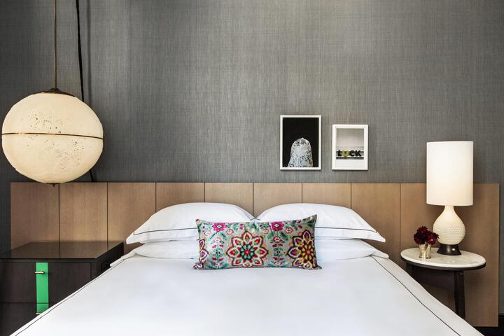1 Queen Bed (2 of 11)