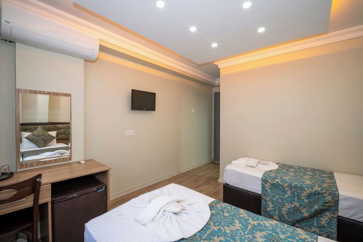 Room 47 of 90