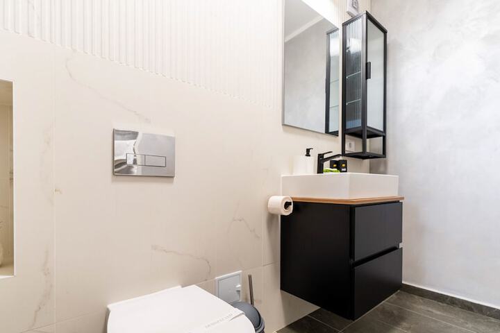 Room 539 of 653