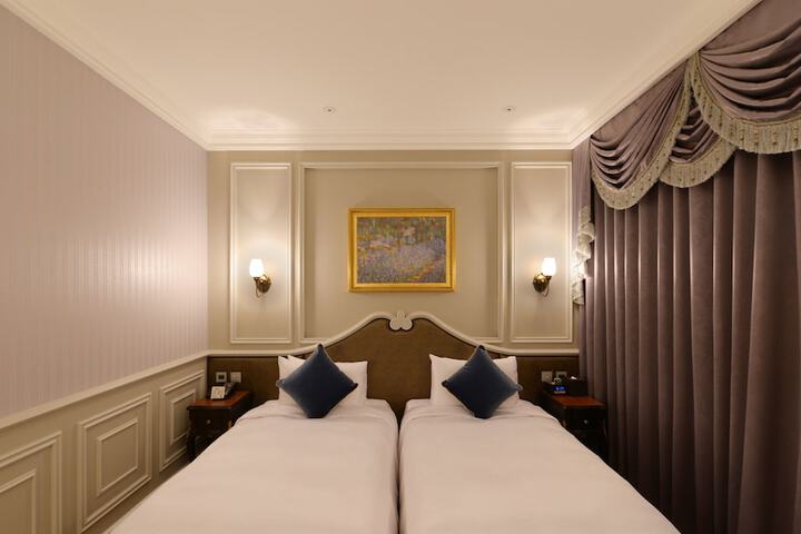 Room 32 of 95