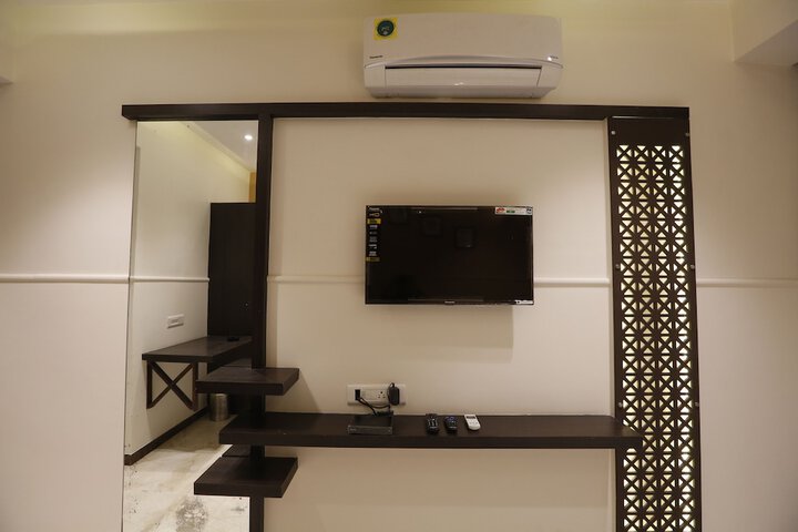 Room 6 of 6