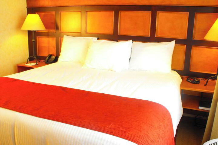 Room 8 of 15