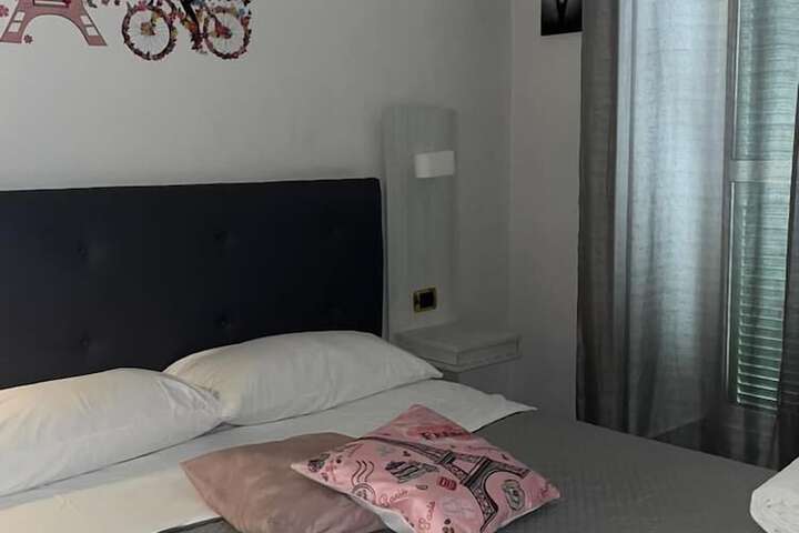 Room 18 of 37