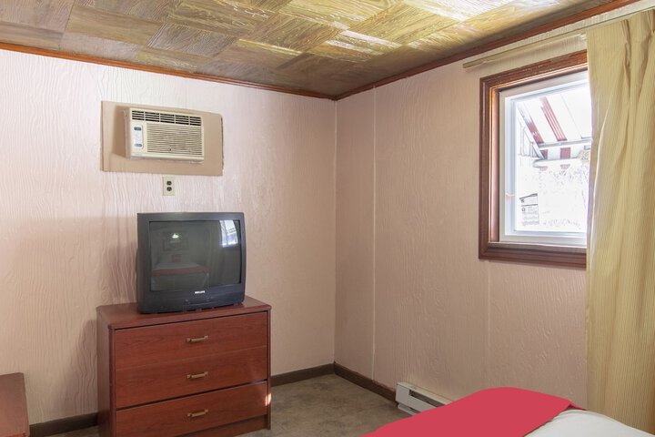 2 Queen Beds (12 of 13)
