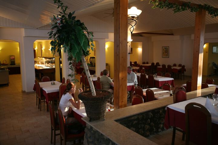Dining Photos