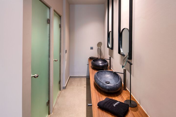 Room 19 of 37