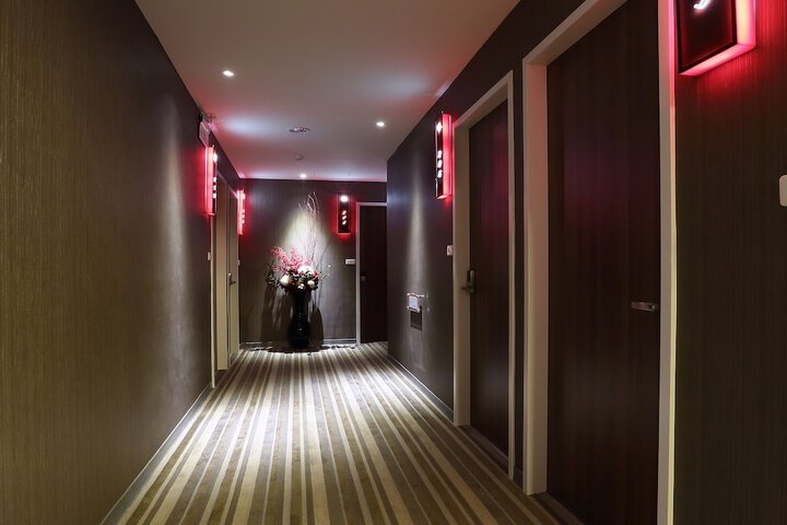 Ballroom/Hall 61 of 99