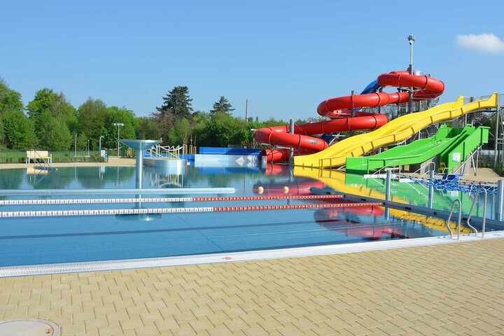 Pool 16 of 40